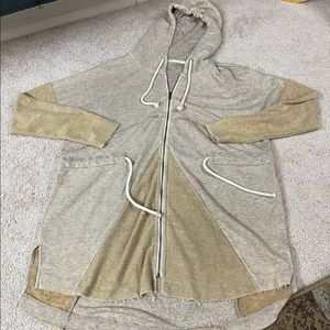 Women’s lightweight cardigan sweatshirt from the Buckle